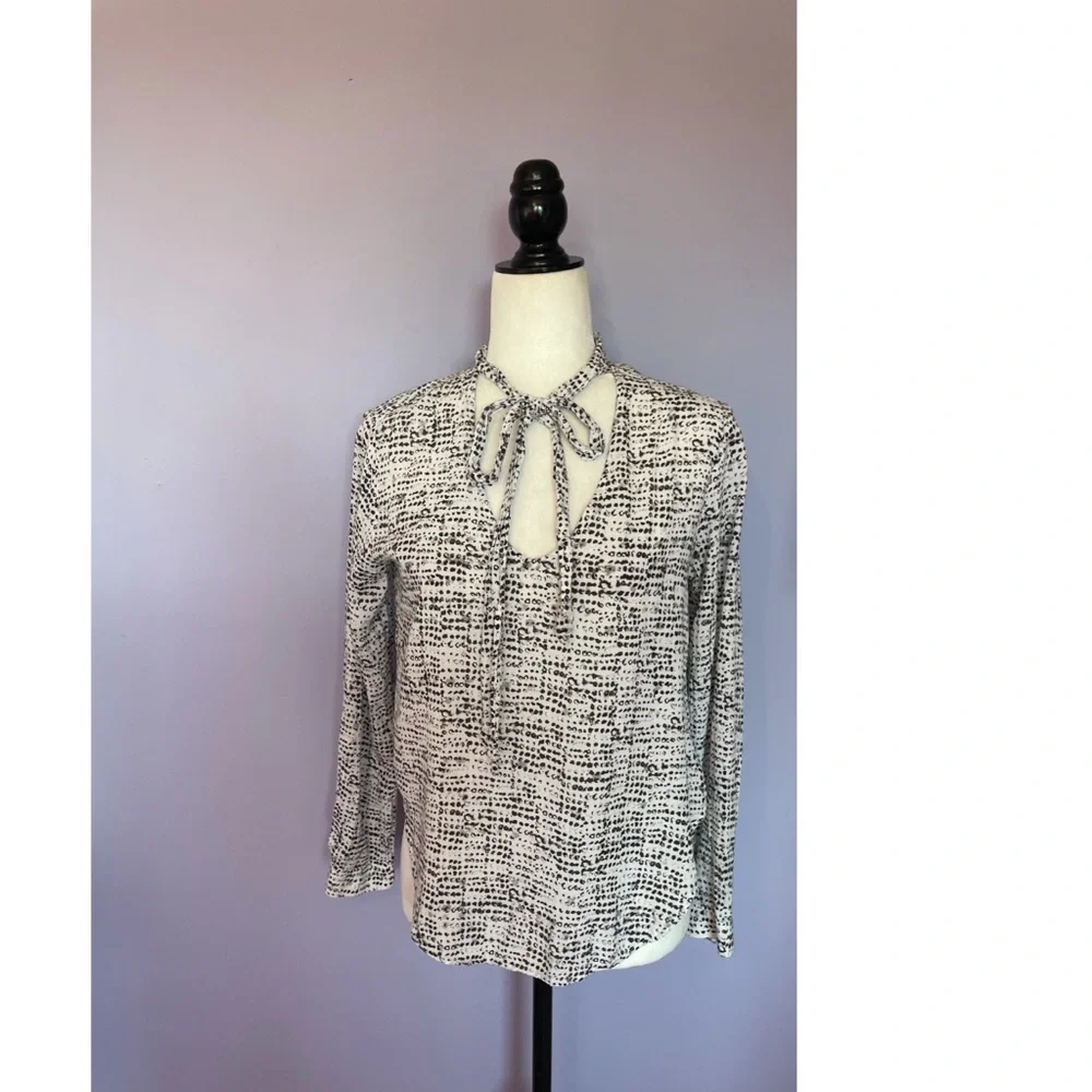Anthropologie Cloth & Stone tie neck blouse - Picture 3 of 6